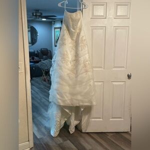 A beautiful gown from 2007, in amazing condition.